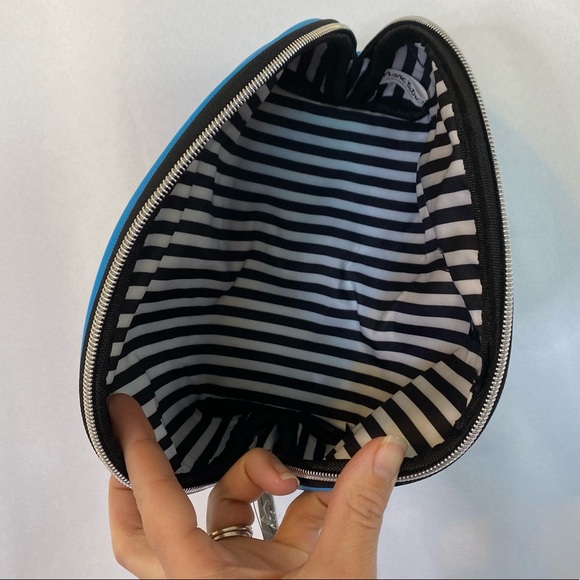 Marc Tetro Schnauzer Dog Blue Cosmetic Makeup Bag NWT - Picture 2 of 8